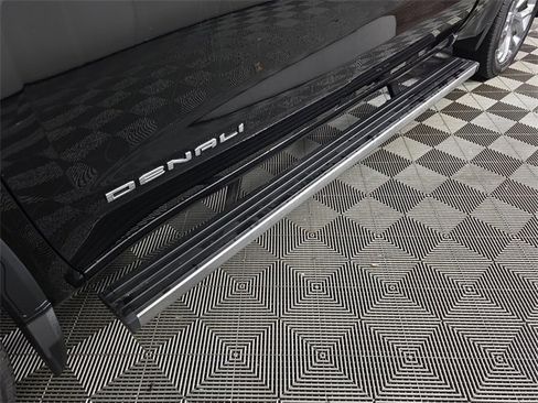 Used 2020 GMC Sierra 1500 Denali w/ Denali Ultimate Package image 9