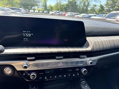 Used 2023 Kia Telluride EX w/ EX Captain's Chair Package AWD/4WD image 22