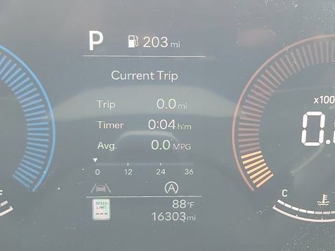 Certified 2025 Hyundai Santa Fe SEL FWD image 6