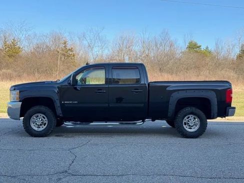 Used 2009 Chevrolet Silverado 2500 LT w/ Exterior Plus Package image 21