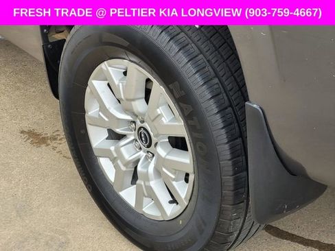 Used 2022 Nissan Frontier SV image 7