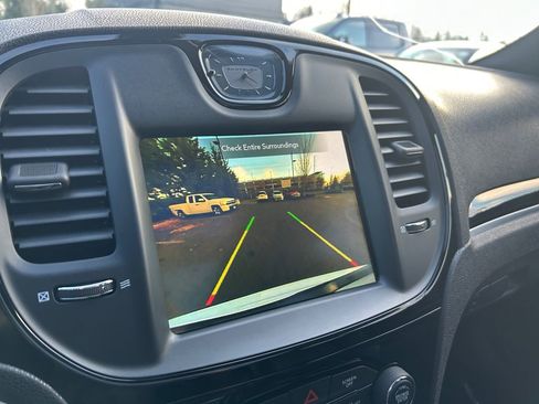 Used 2022 Chrysler 300 S image 19