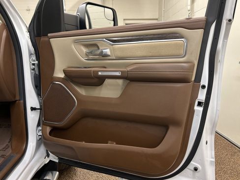 Used 2019 RAM 1500 Laramie image 15