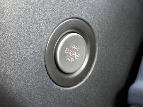 New 2025 Volkswagen ID. Buzz Pro S image 29