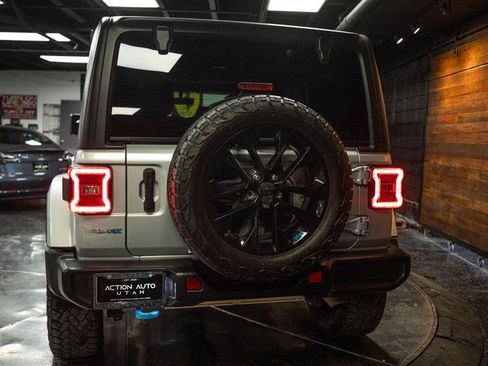 Used 2023 Jeep Wrangler Unlimited Sahara image 6
