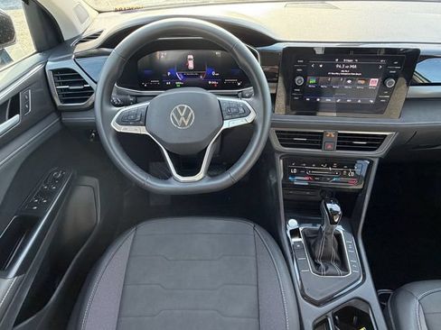 Certified 2026 Volkswagen Taos SE FWD image 16