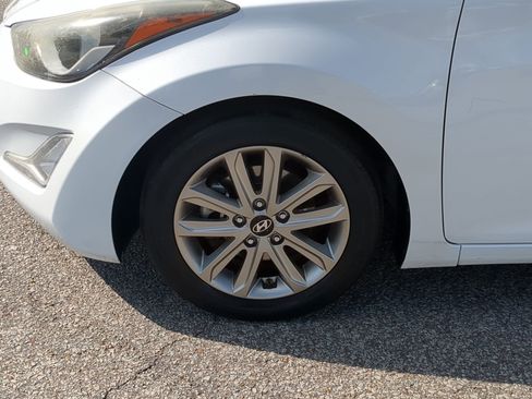 Used 2016 Hyundai Elantra SE w/ Option Group 02 FWD image 10