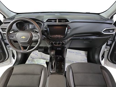 Used 2022 Chevrolet TrailBlazer LT w/ Convenience Package image 12