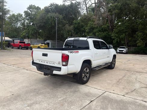 Used 2019 Toyota Tacoma TRD Sport AWD/4WD image 6