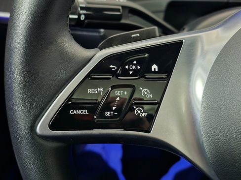 Used 2025 Mercedes-Benz C 300 4MATIC Sedan image 25