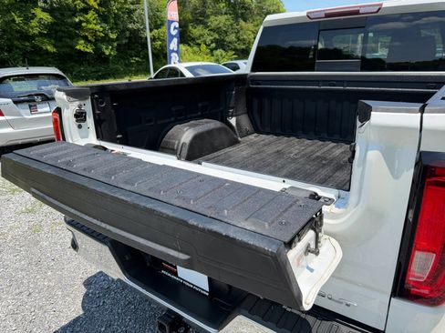 Used 2019 GMC Sierra 1500 SLT w/ SLT Premium Package AWD/4WD image 23