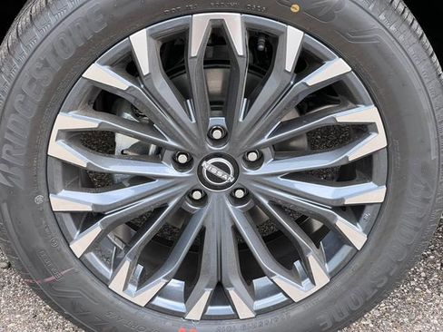 New 2026 Nissan Rogue Platinum w/ Platinum Premium Package AWD/4WD image 6