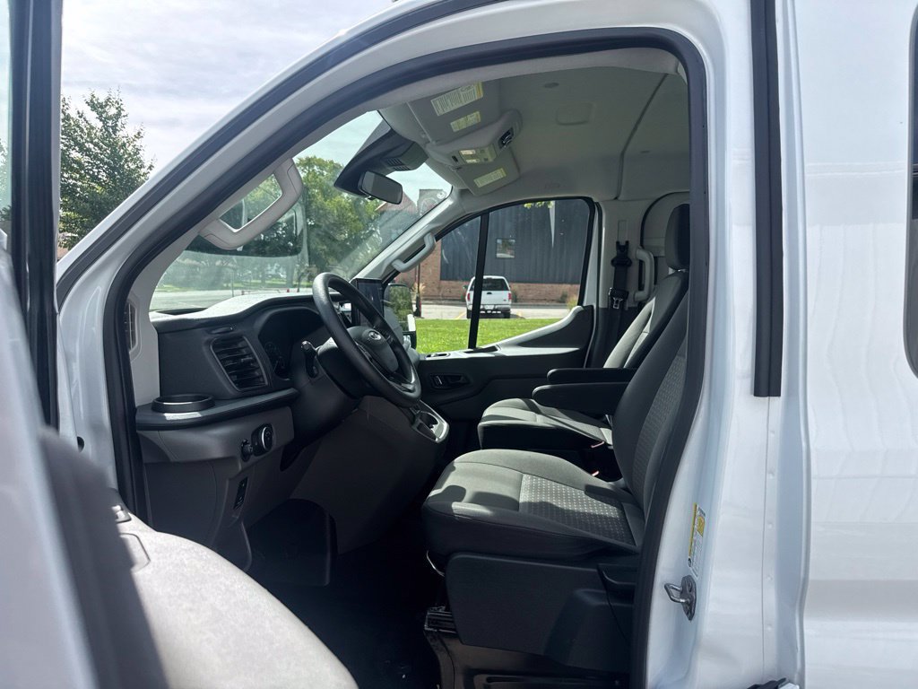 Used 2023 Ford Transit 350 XLT RWD image 13