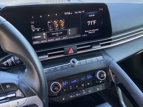 Used 2021 Hyundai Elantra Limited image 30