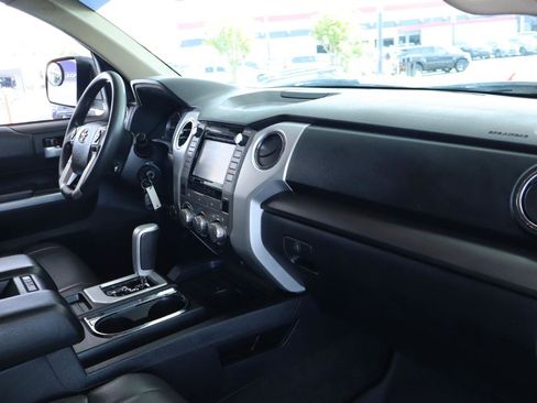 Used 2017 Toyota Tundra SR5 w/ SR5 Upgrade Package AWD/4WD image 42