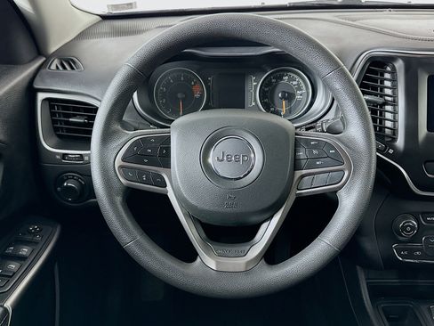 Used 2021 Jeep Cherokee Latitude image 18