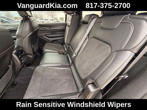 Used 2024 Jeep Grand Cherokee L Altitude image 23