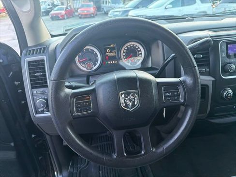 Used 2014 RAM 1500 Express RWD image 19
