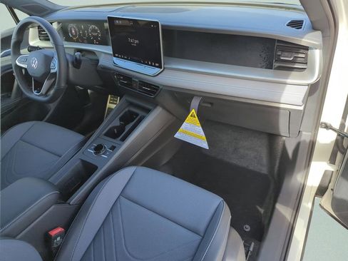 New 2026 Volkswagen Tiguan SE R-Line image 41