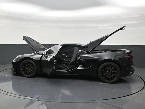 Used 2024 Chevrolet Corvette Stingray Coupe w/ Z51 Performance Package RWD image 31
