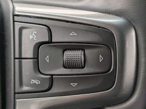 Used 2023 Chevrolet Suburban Premier image 18