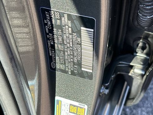 Used 2025 Hyundai Elantra Limited FWD image 27