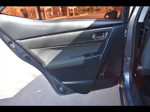Used 2017 Toyota Corolla LE w/ Carpet Mat Package (TMS) FWD image 21