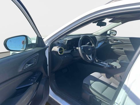 Used 2024 Chevrolet Trax LT w/ Driver Confidence Package image 10