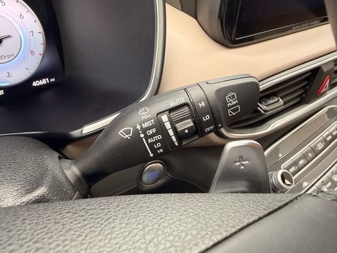 Used 2023 Hyundai Santa Fe Limited image 17