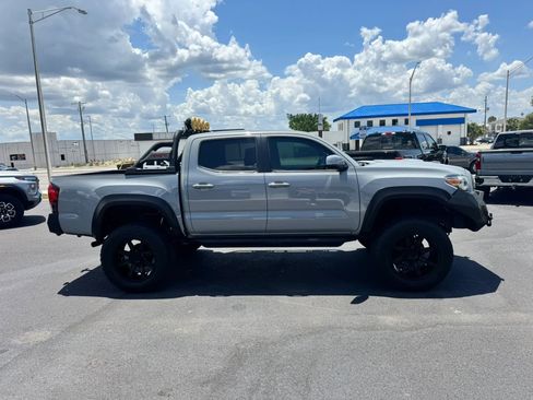 Used 2018 Toyota Tacoma TRD Sport RWD image 6