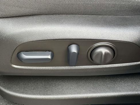 Used 2023 Chevrolet Equinox LS w/ LS Convenience Package image 16