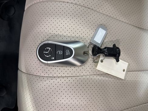 Used 2025 Mercedes-Benz E 350 4MATIC Sedan image 29