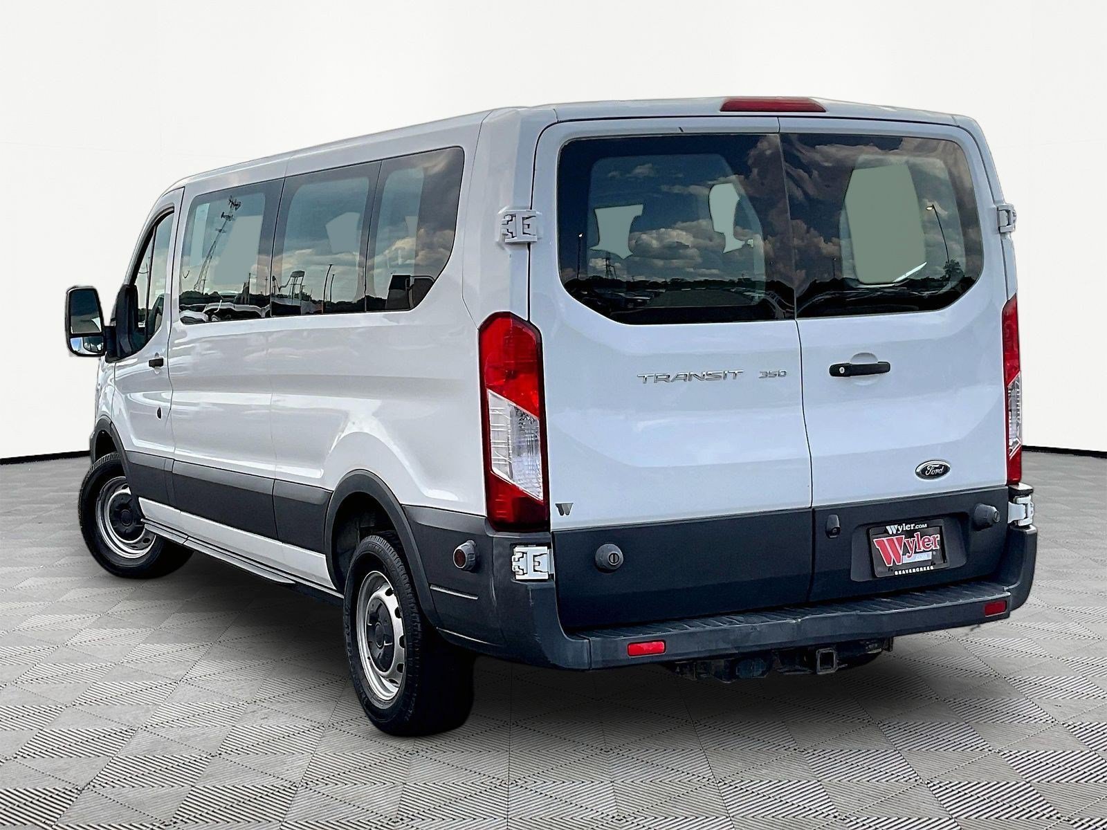 Used 2018 Ford Transit 350 XL RWD image 4