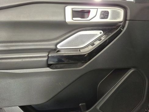 Used 2021 Ford Explorer Platinum w/ Equipment Group 601A image 16