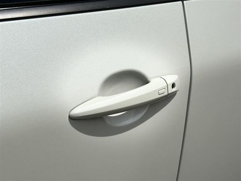 Used 2021 Nissan Rogue SV AWD/4WD image 12