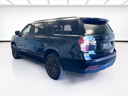 Used 2023 Chevrolet Suburban RST image 6