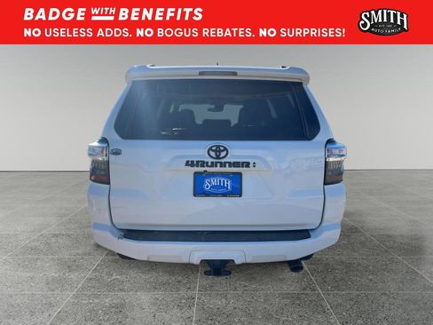 Used 2020 Toyota 4Runner SR5 Premium image 5