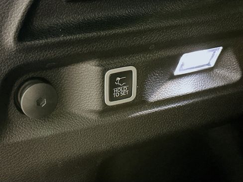 Used 2023 Jeep Grand Cherokee L Laredo AWD/4WD image 31