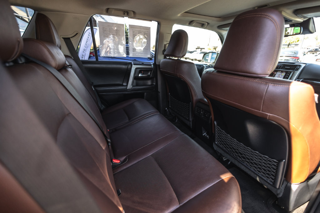 Used 2021 Toyota 4Runner Limited AWD/4WD image 32