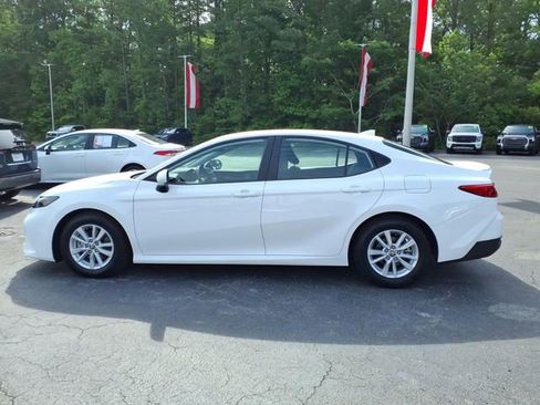 Used 2025 Toyota Camry LE w/ Convenience Package FWD image 3