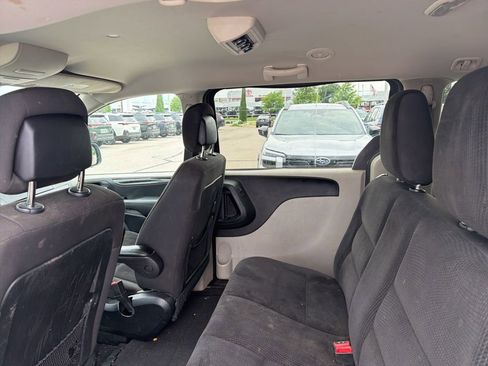 Used 2018 Dodge Grand Caravan SE FWD image 6