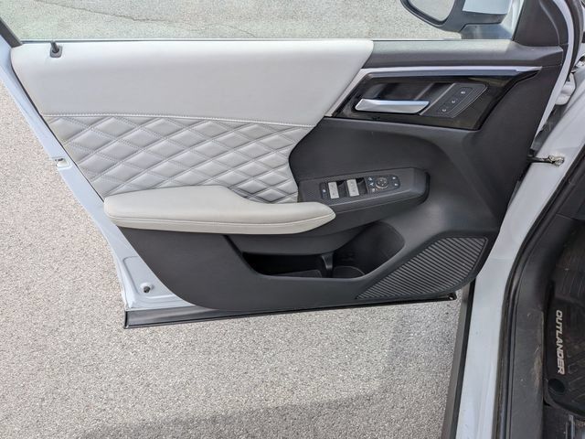 Used 2023 Mitsubishi Outlander SEL 40th Anniversary AWD/4WD image 6