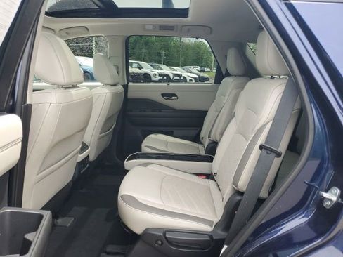 Used 2022 Nissan Pathfinder Platinum w/ Cargo Package AWD/4WD image 23