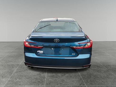 Used 2025 Toyota Camry SE FWD image 6