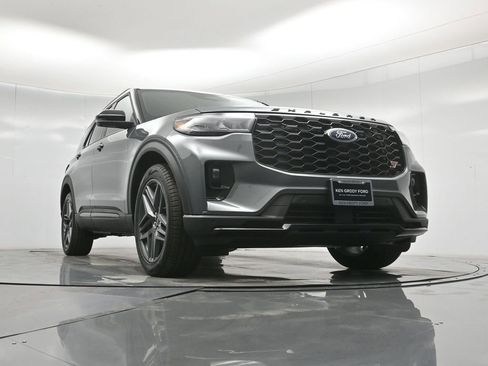 New 2026 Ford Explorer ST image 46