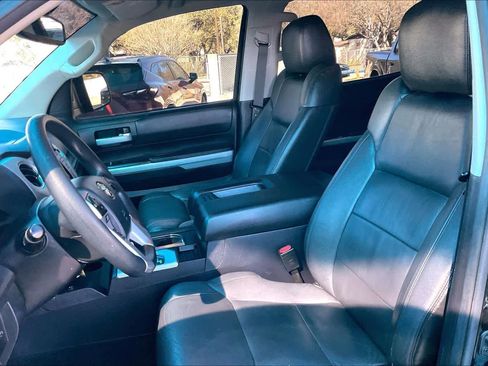 Used 2018 Toyota Tundra SR5 image 8