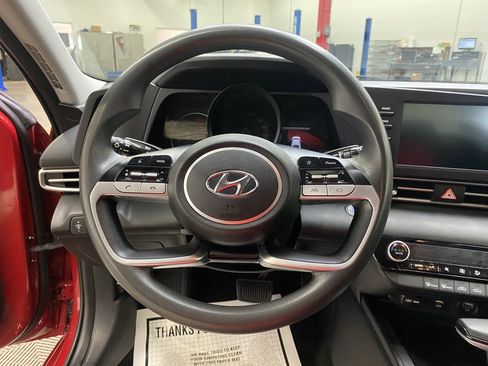 Used 2023 Hyundai Elantra SEL image 26