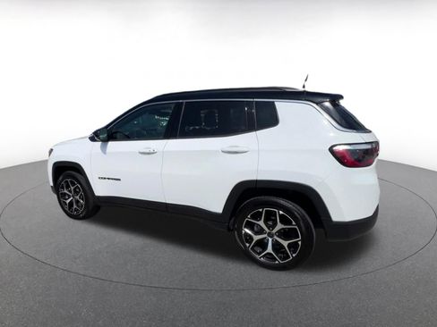 Used 2025 Jeep Compass Limited AWD/4WD image 10