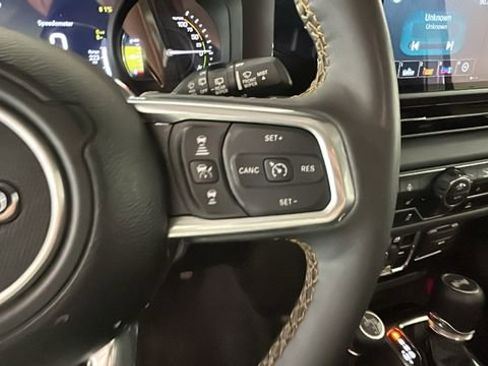 Used 2024 Jeep Wrangler Unlimited Sahara AWD/4WD image 16