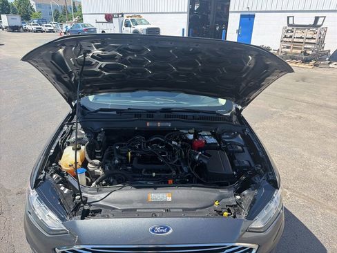 Used 2019 Ford Fusion SE FWD image 31